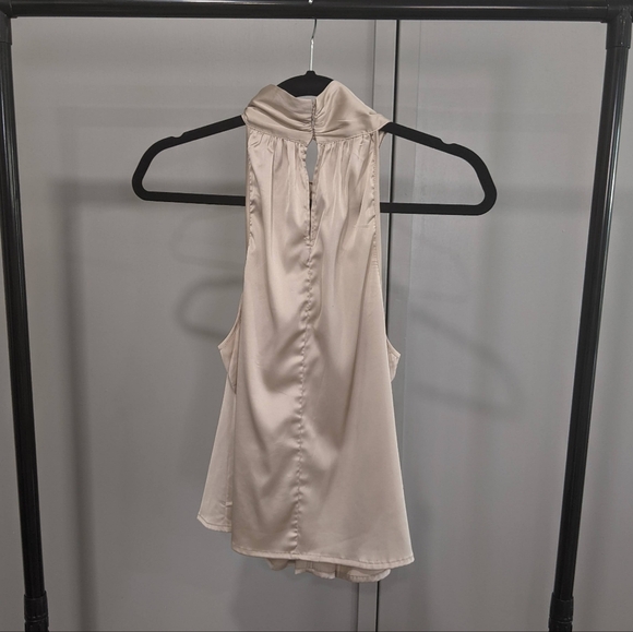 ASTR Satin Sleeveless High-Neck Top - Picture 3 of 9